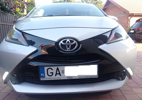 Toyota Aygo cena 31900 przebieg: 85480, rok produkcji 2015 z Niepołomice małe 106